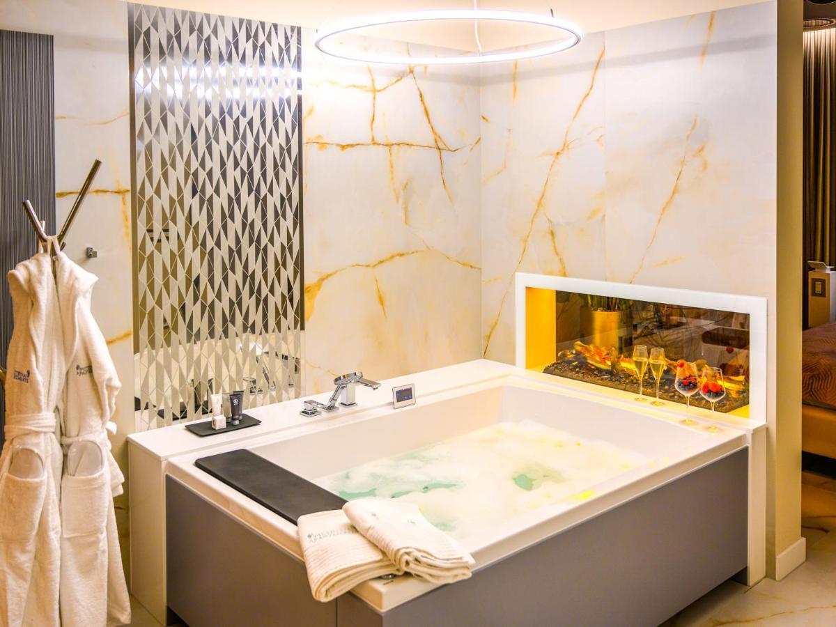 Pietryna Apartments Luxury - Sauna , Jacuzzi , Bezposrednio Przy Ul Piotrkowskiej Λοτζ Εξωτερικό φωτογραφία