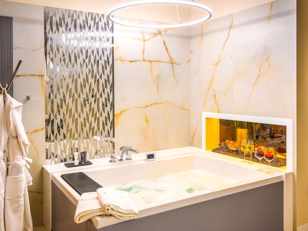 Pietryna Apartments Luxury - Sauna , Jacuzzi , Bezposrednio Przy Ul Piotrkowskiej Λοτζ Εξωτερικό φωτογραφία